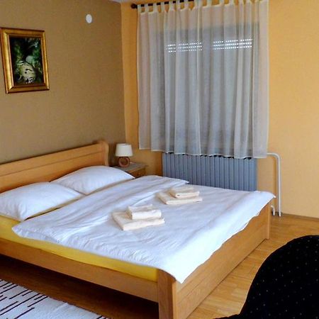 Apartmani Maraton Vukovar Exteriör bild