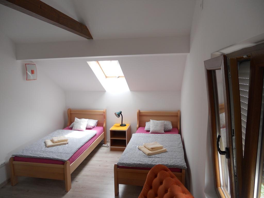 Apartmani Maraton Vukovar Exteriör bild