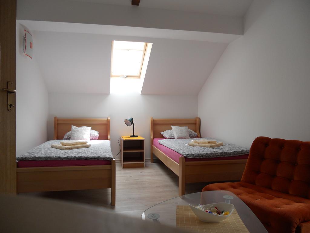 Apartmani Maraton Vukovar Exteriör bild