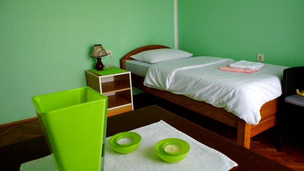 Apartmani Maraton Vukovar Exteriör bild