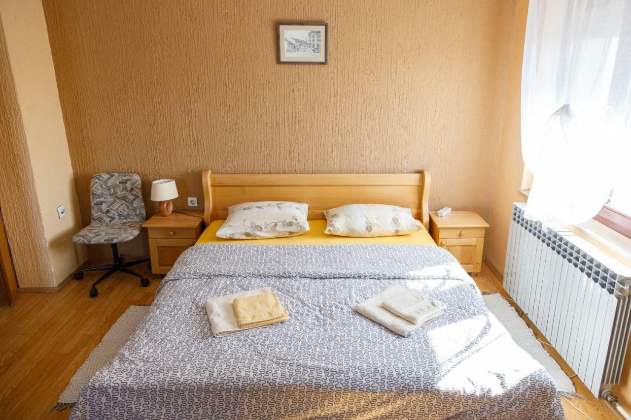 Apartmani Maraton Vukovar Exteriör bild