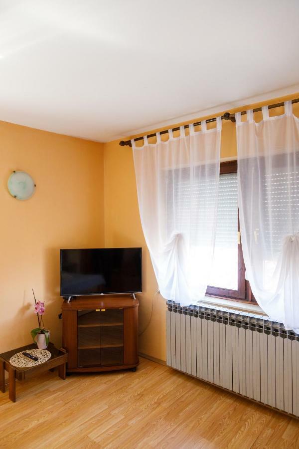 Apartmani Maraton Vukovar Exteriör bild
